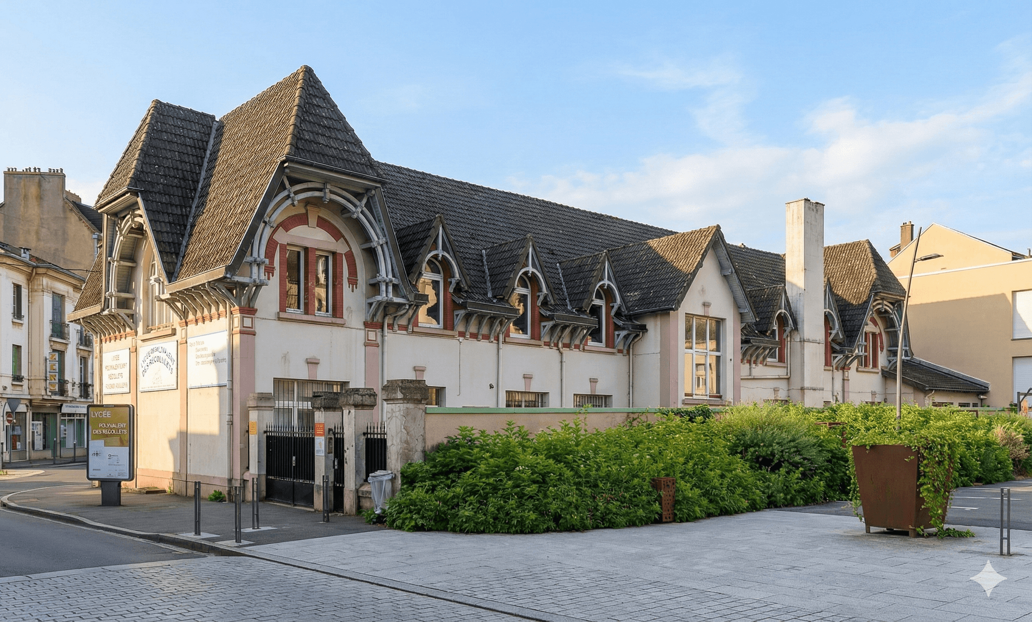 Bâtiment du Lycée Général et Technologique Les Récollets